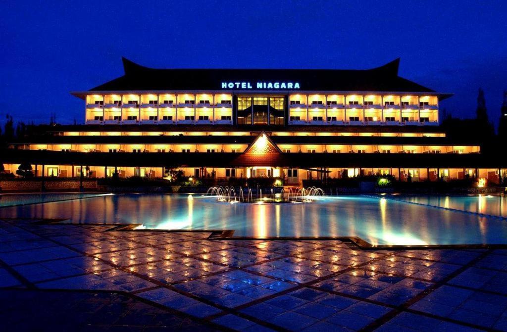 Hotel Niagara Парапат Екстер'єр фото